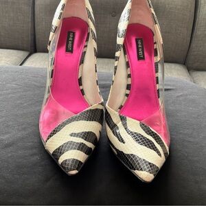 Nine West Zebra Print Pointed Toe Pumps Size 12